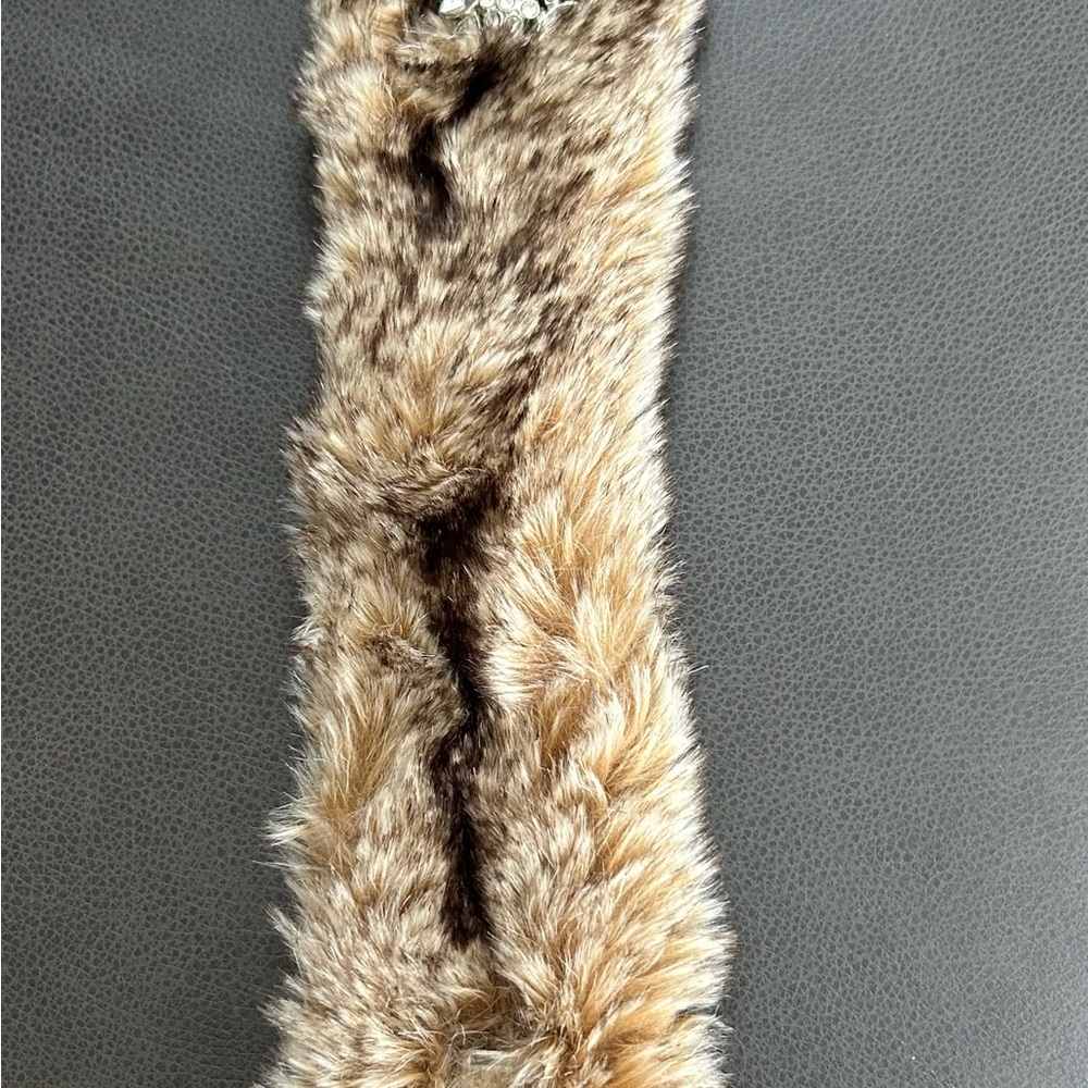 Pottery Barn Faux Fur Bottle Wrap With Sparkling Jewel - Picture 4 of 7